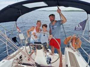 Family Sailing2